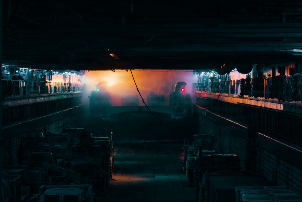 Task Force Ashland, USS Ashland Conduct In-Stream Onload with LCACs