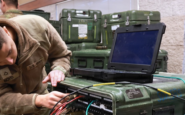 Wisconsin signal Soldiers train for today's emergencies and tomorrow's battlefield