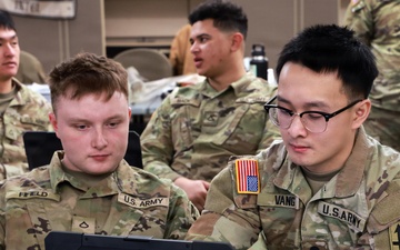 Wisconsin signal Soldiers train for today's emergencies and tomorrow's battlefield
