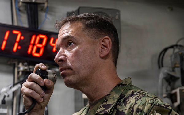 CENTCOM Commander Visits Aircraft Carrier in Arabian Sea