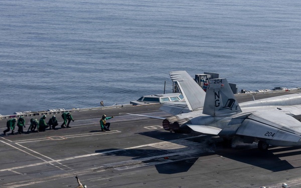 CENTCOM Commander Visits Aircraft Carrier in Arabian Sea