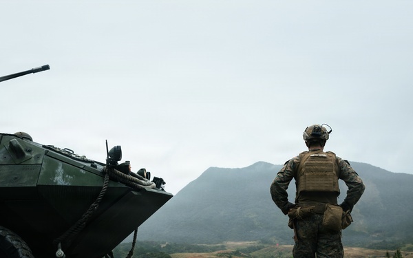 31st MEU | LAR and CAAT integrated section attacks