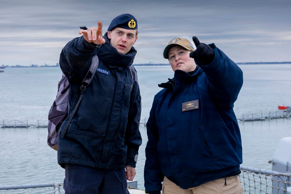 Kearsarge Conducts Tour For Norweigan Midshipmen