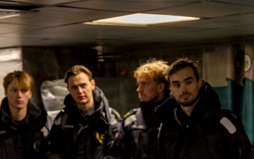 Kearsarge Conducts Tour For Norweigan Midshipmen