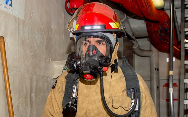 USS Carl Vinson (CVN 70) daily operations