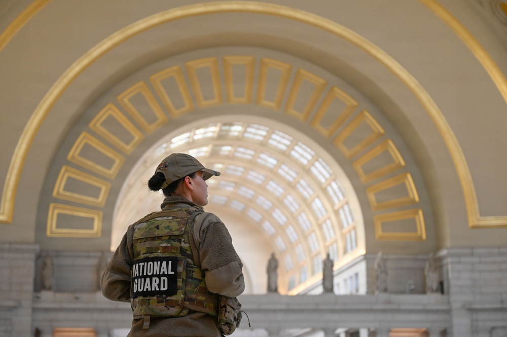 Leadership Team Provides Wellness Checks During D.C. Safe and Beautiful Mission