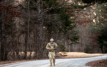 Soldiers compete in 30th Trop Command Best Warrior Competition
