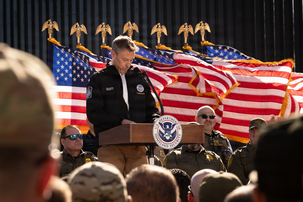 DHS Secretary holds press conference at Arizona border wall