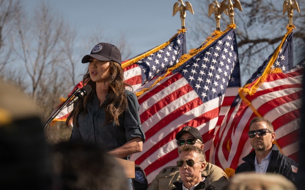 DHS Secretary holds press conference at Arizona border wall