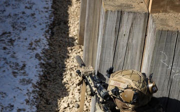 Marines Conduct Live Fire Team Attacks during Korea Viper 26.2