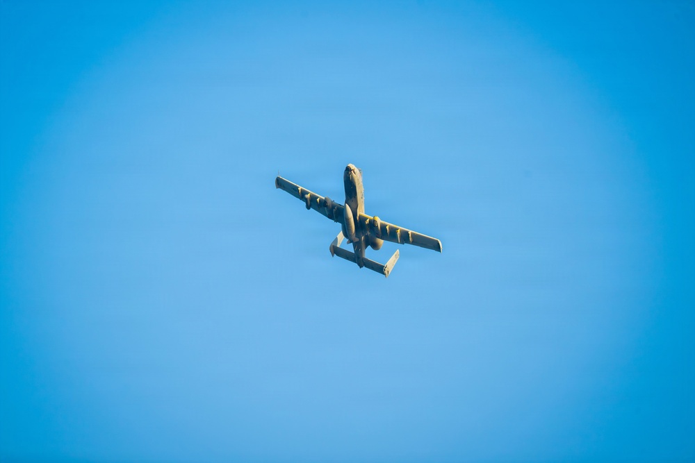 U.S A-10 Conducts Joint Training Exercise with USS Santa Barbara
