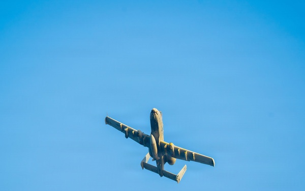U.S A-10 Conducts Joint Training Exercise with USS Santa Barbara