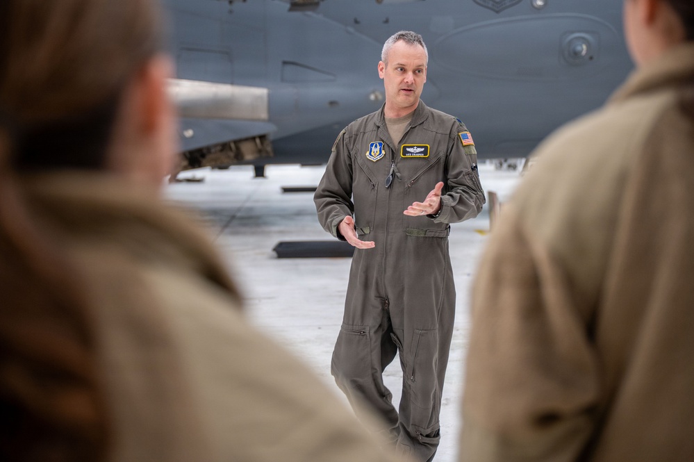 University of Pittsburgh ROTC tours the 911th AW