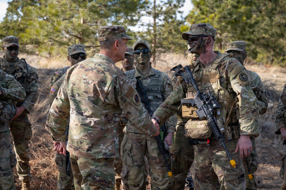 Nordhaus visits Montana Guardsmen