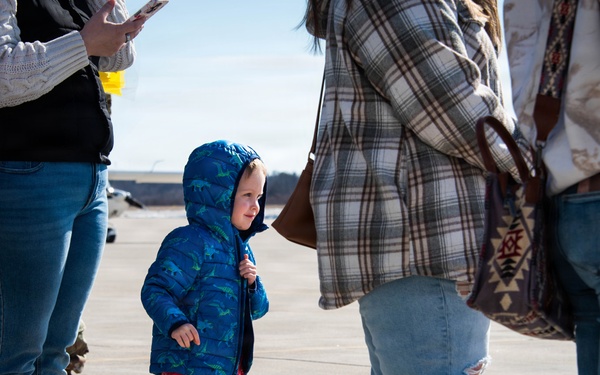 Illinois Army National Guard Soldiers Return Home After Middle East Deployment
