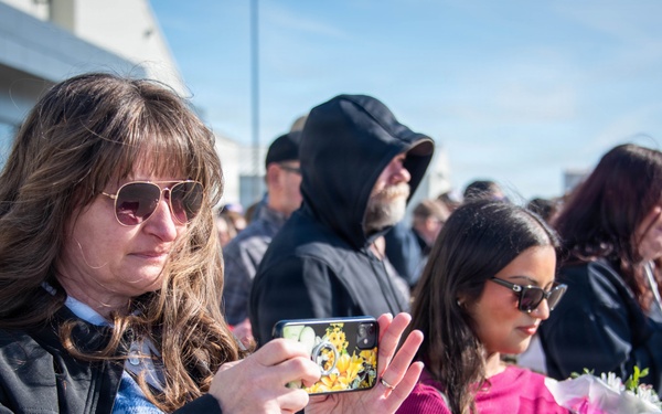 Illinois Army National Guard Soldiers Return Home After Middle East Deployment