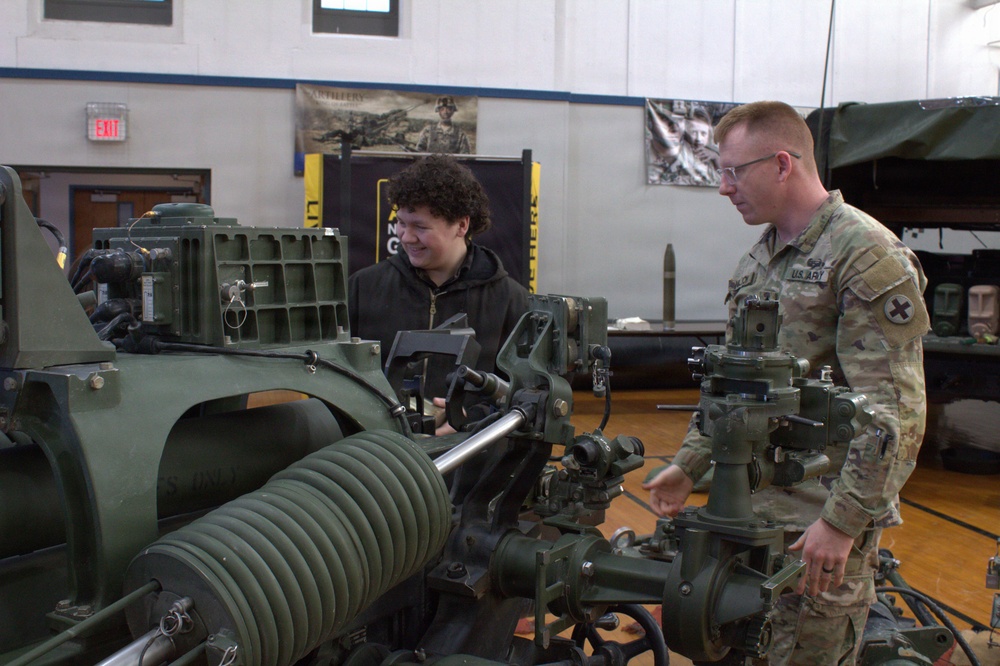 Illinois Army National Guard Field Artillery Unit Holds Open House in Sycamore