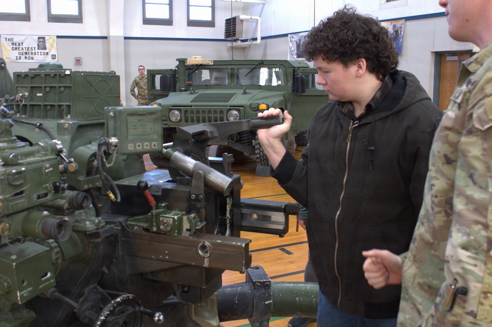 Illinois Army National Guard Field Artillery Unit Holds Open House in Sycamore