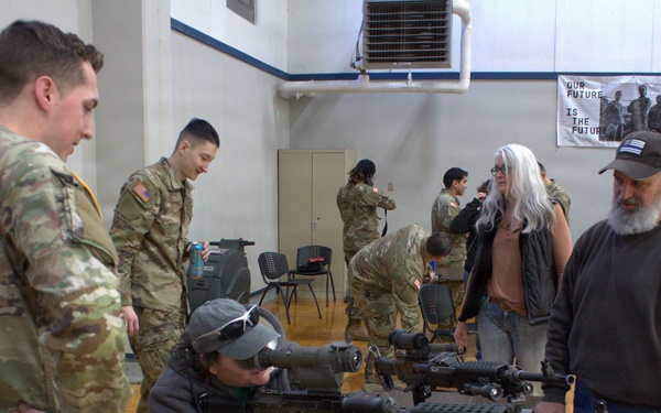 Illinois Army National Guard Field Artillery Unit Holds Open House in Sycamore