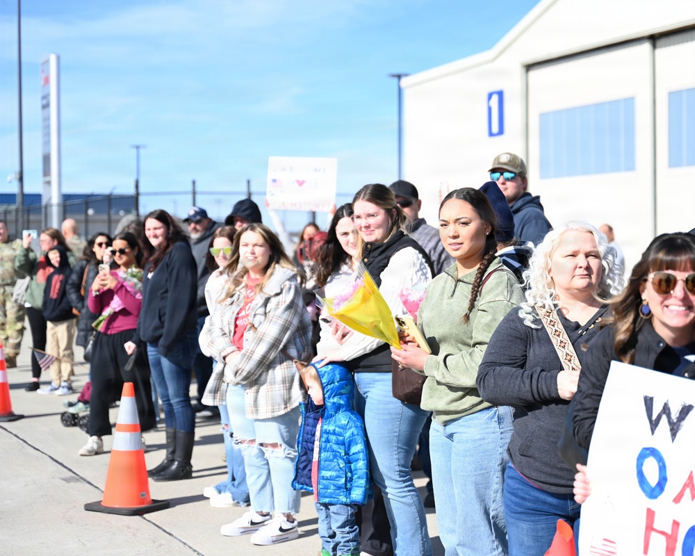 Illinois Army National Guard Engineer Soldiers Return from Middle East Deployment