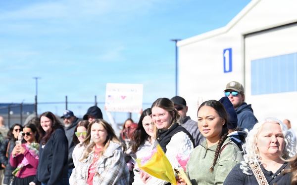 Illinois Army National Guard Engineer Soldiers Return from Middle East Deployment