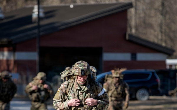 Soldiers compete in 30th Troop Command Brigade Best Warrior Competition