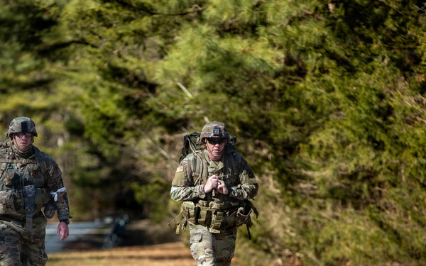 Soldiers compete in 30th Troop Command Brigade Best Warrior Competition