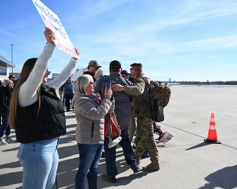 Illinois Army National Guard Engineer Soldiers Return from Middle East Deployment