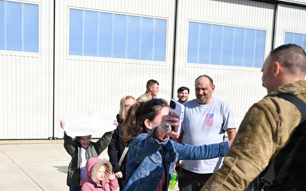 Illinois Army National Guard Engineer Soldiers Return from Middle East Deployment