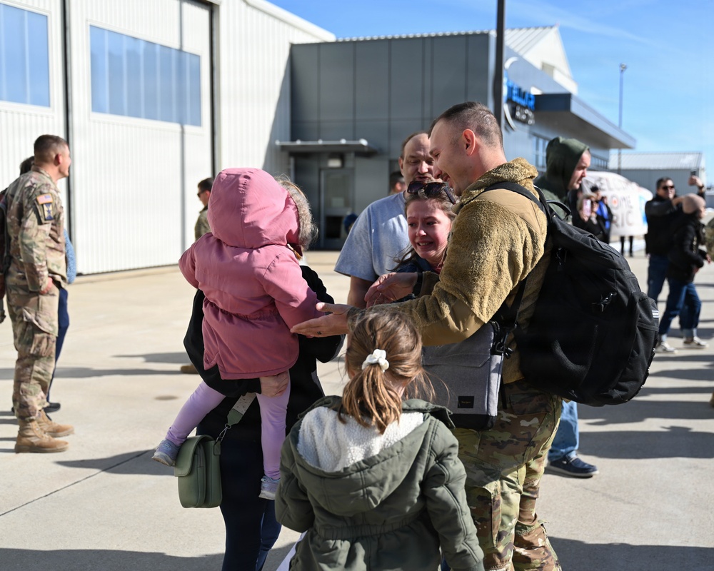 Illinois Army National Guard Engineer Soldiers Return from Middle East Deployment
