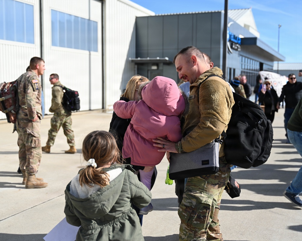 Illinois Army National Guard Engineer Soldiers Return from Middle East Deployment