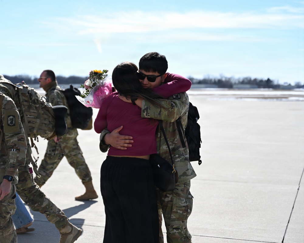 Illinois Army National Guard Engineer Soldiers Return from Middle East Deployment