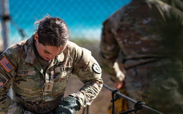 U.S. Army Soldiers conduct Air Assault training across Oahu