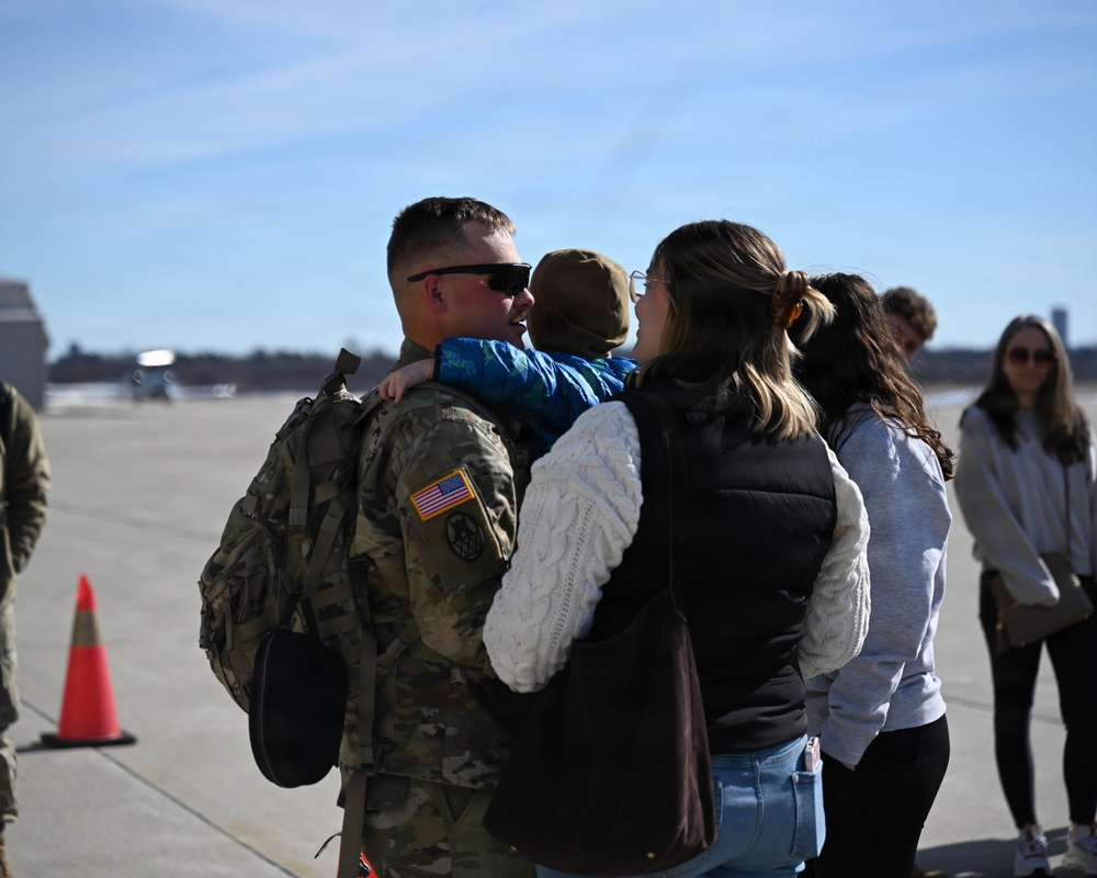 Illinois Army National Guard Engineer Soldiers Return from Middle East Deployment