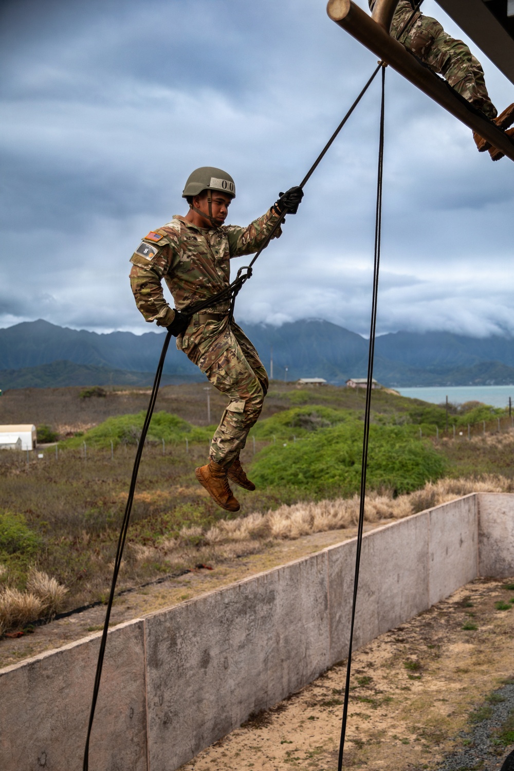 U.S. Army Soldiers conduct Air Assault training across Oahu