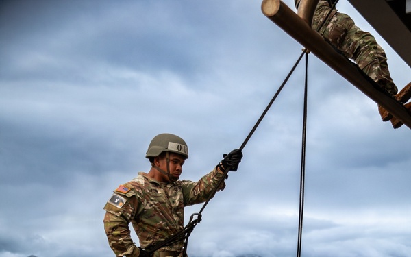 U.S. Army Soldiers conduct Air Assault training across Oahu