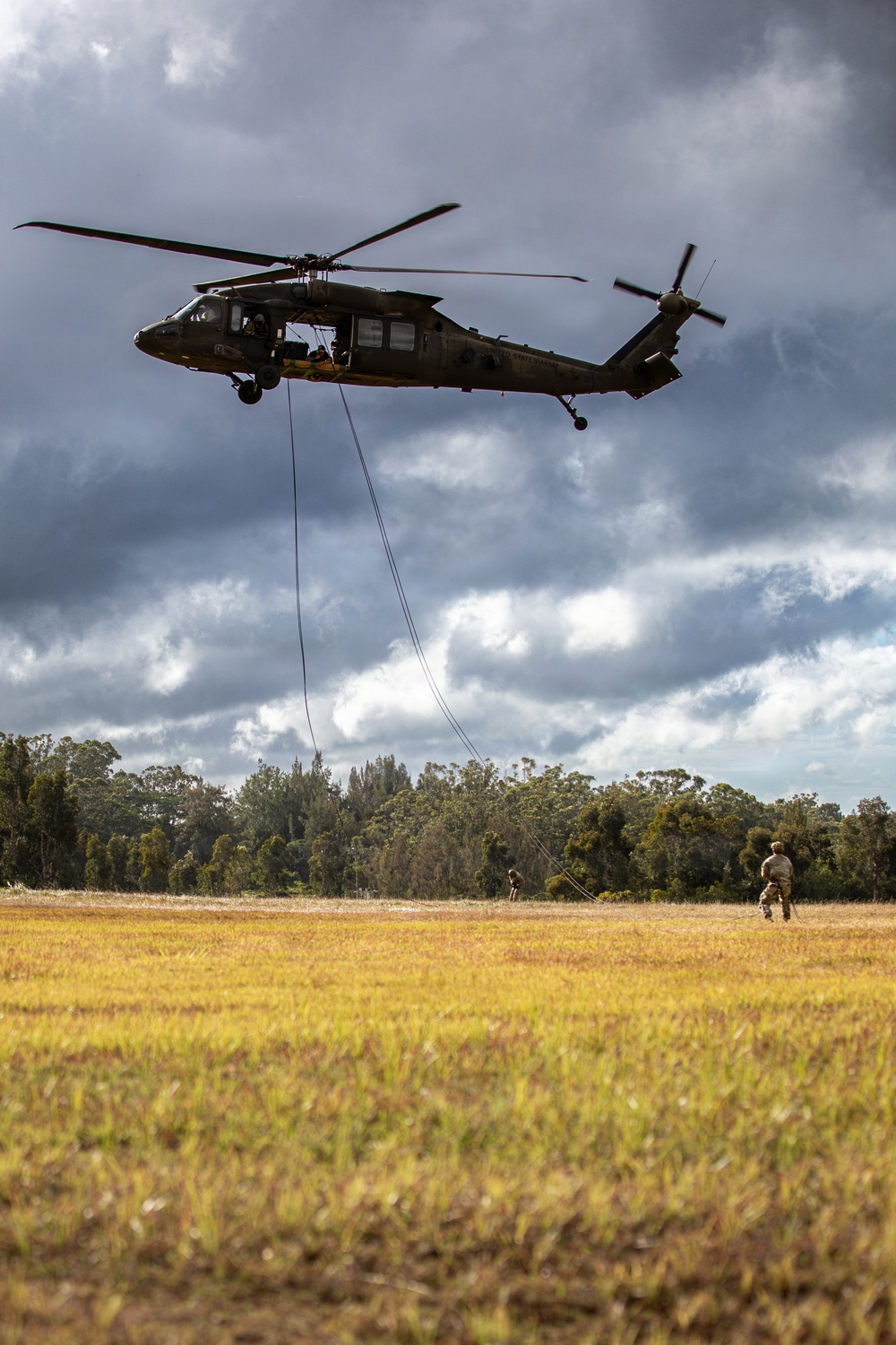 U.S. Army Soldiers conduct Air Assault training across Oahu