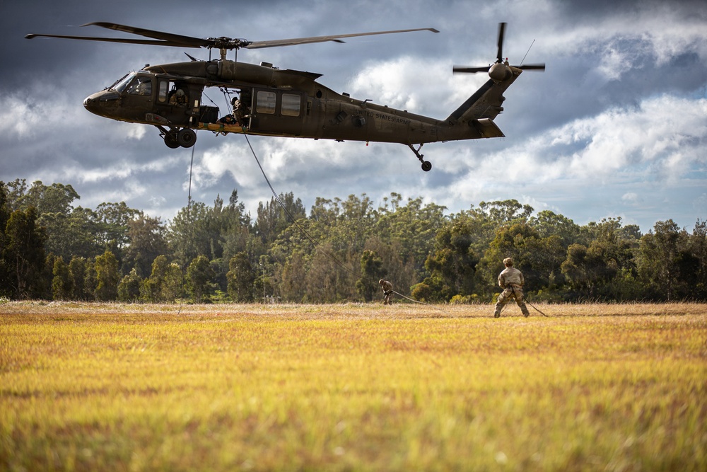 U.S. Army Soldiers conduct Air Assault training across Oahu