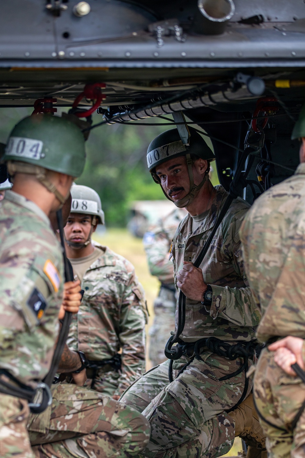 U.S. Army Soldiers conduct Air Assault training across Oahu