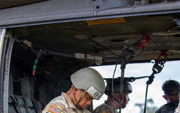 U.S. Army Soldiers conduct Air Assault training across Oahu