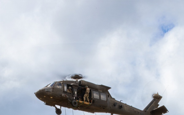 U.S. Army Soldiers conduct Air Assault training across Oahu