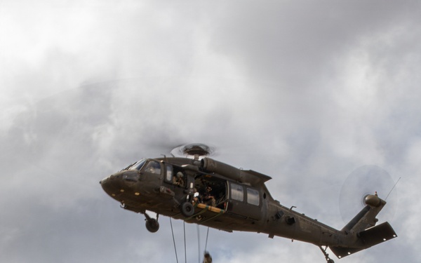 U.S. Army Soldiers conduct Air Assault training across Oahu