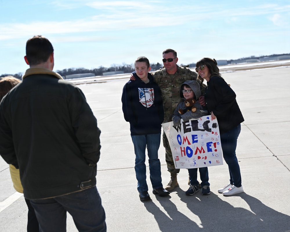 Illinois Army National Guard Engineer Soldiers Return from Middle East Deployment
