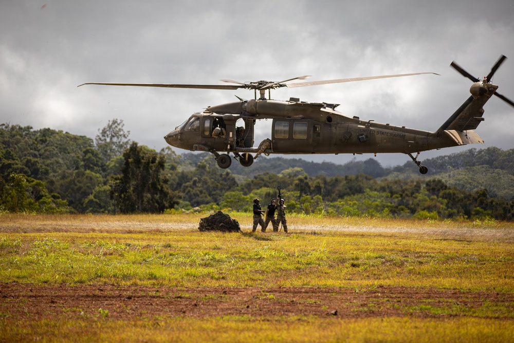 U.S. Army Soldiers conduct Air Assault training across Oahu