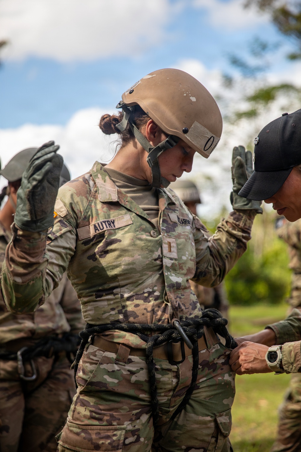 U.S. Army Soldiers conduct Air Assault training across Oahu