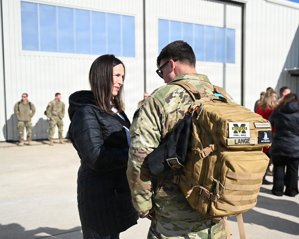 Illinois Army National Guard Engineer Soldiers Return from Middle East Deployment