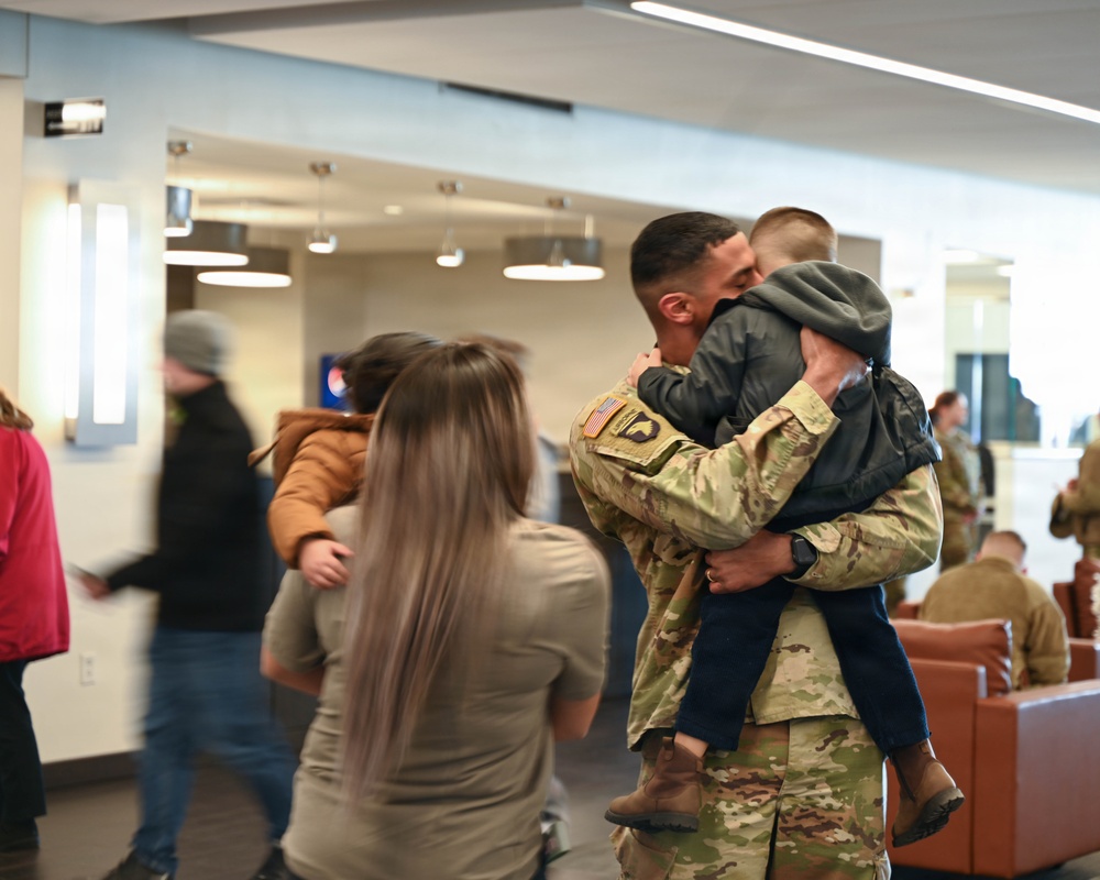 Illinois Army National Guard Engineer Soldiers Return from Middle East Deployment