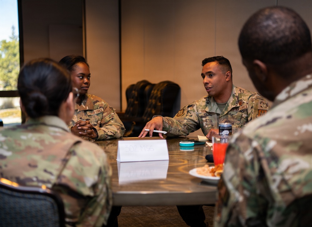 302d Airlift Wing Holds Speed Mentoring Event