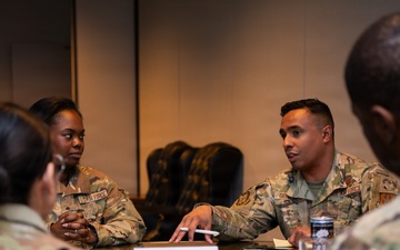 302d Airlift Wing Holds Speed Mentoring Event