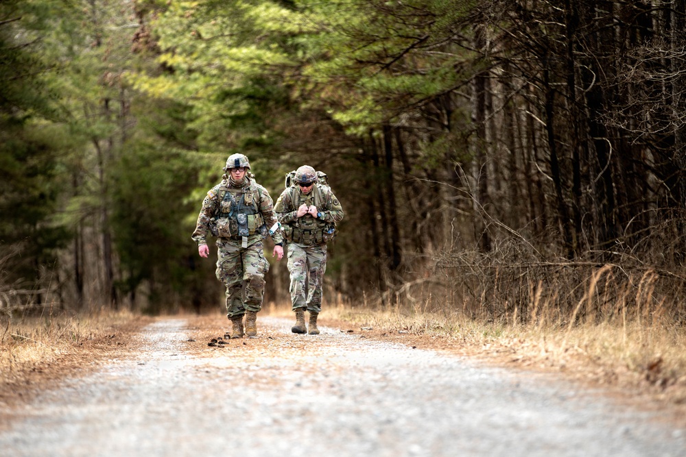 Soldiers compete in 30th Troop Command Brigade Best Warrior Competition